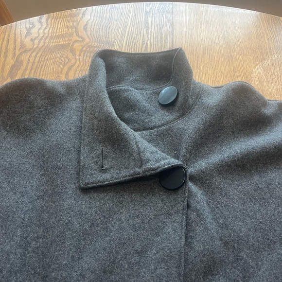 Jones NY Vintage 80’s-‘90’s Women’s Gray Wool Cape Poncho One Size Black Trim - Picture 2 of 8